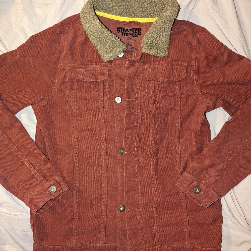 Stranger Things woman extra large red cotton trucker jacket coat Nancy Wheeler